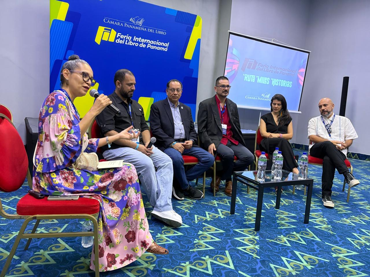 Panel en la Feria Internacional del Libro de Panamá